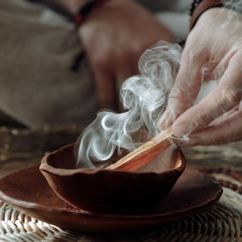 Lo smudging: come fare una purificazione con la fumigazione?